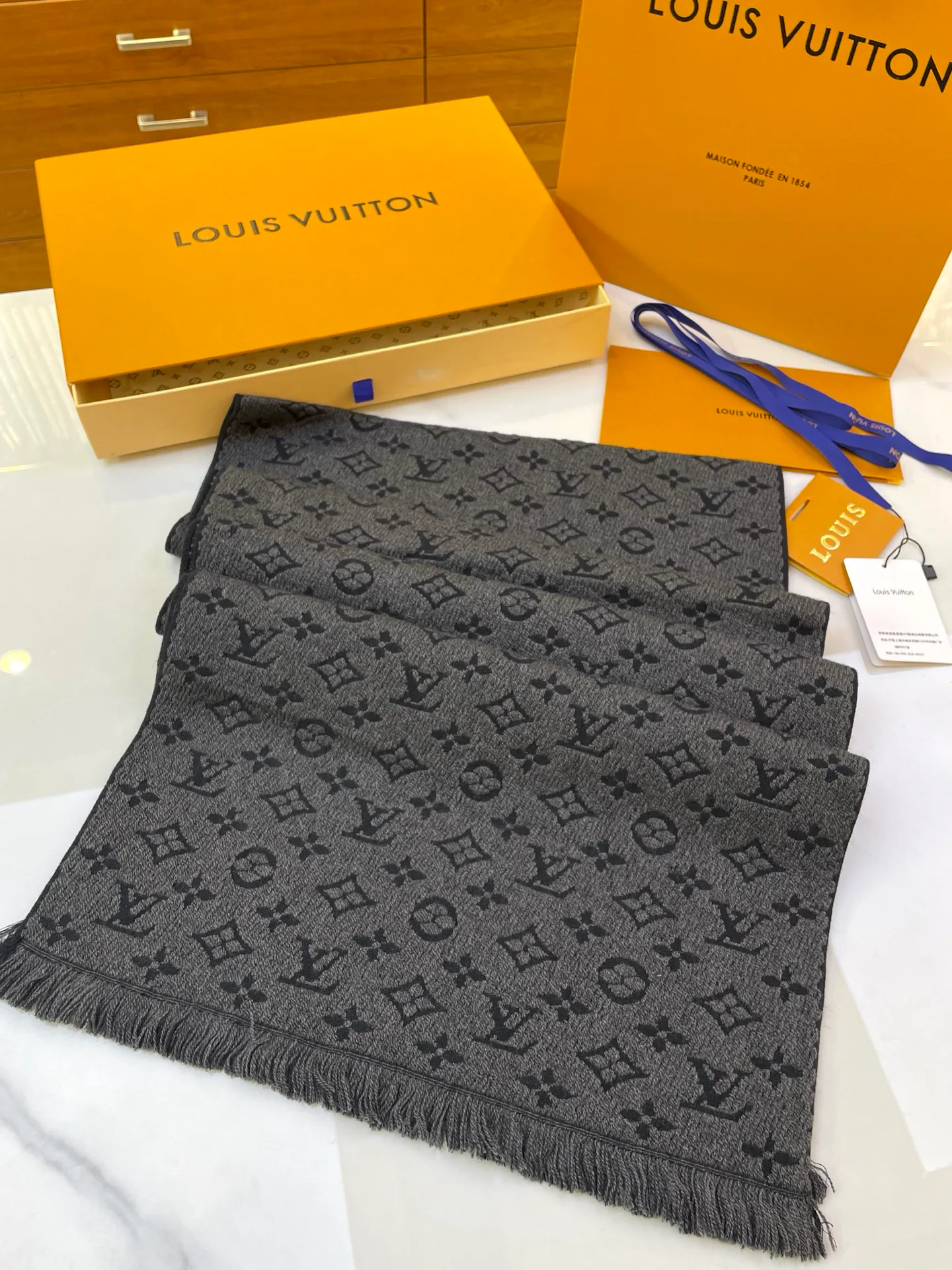 Шарфы Louis Vuitton 1981465