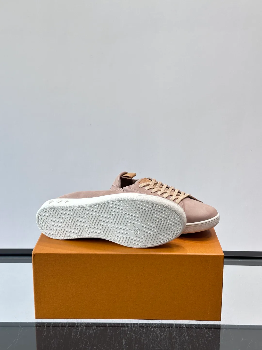 Кроссовки Мужские Louis Vuitton 18263704