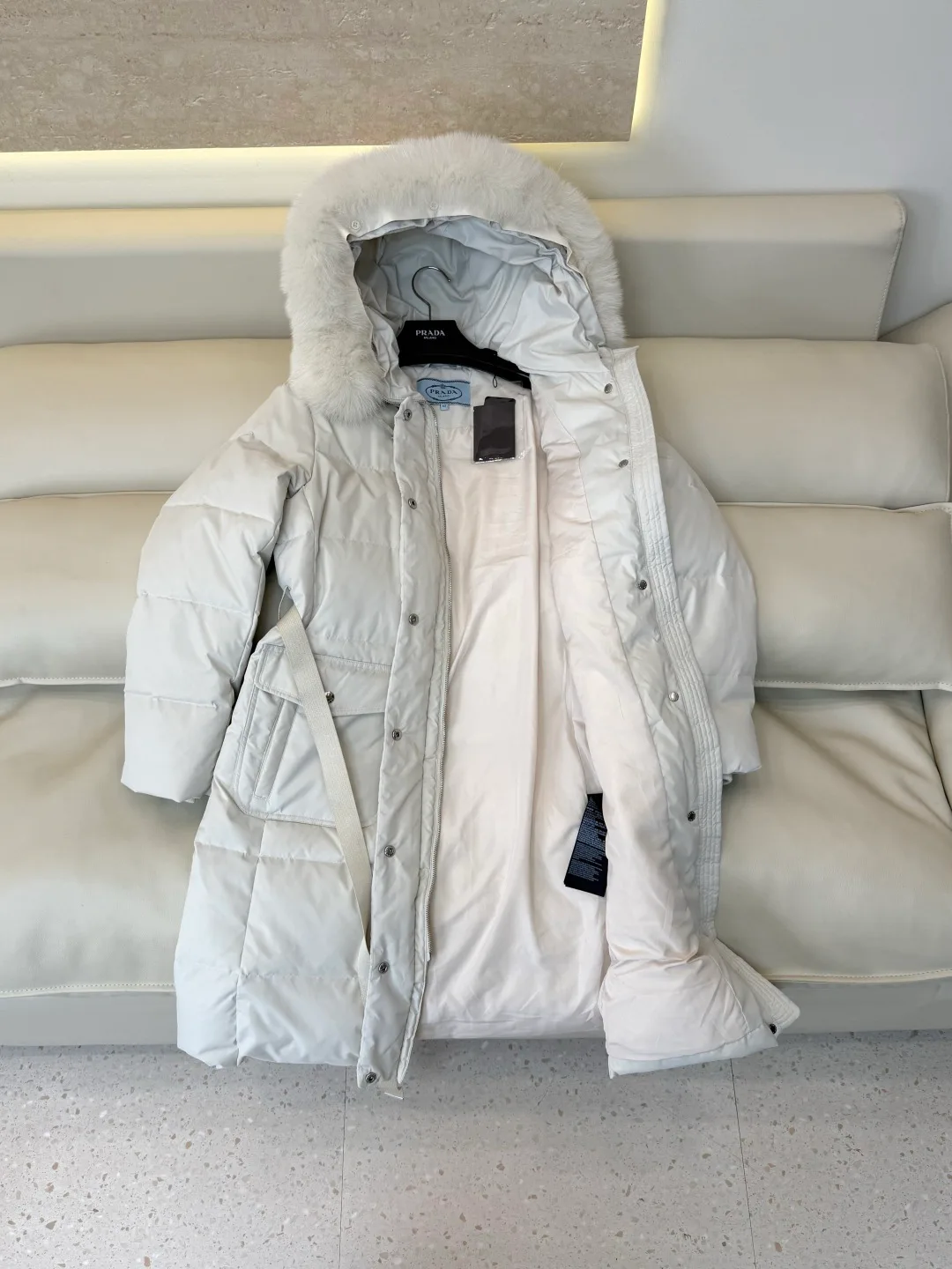 Куртки И Пуховики Женские Prada 18674648