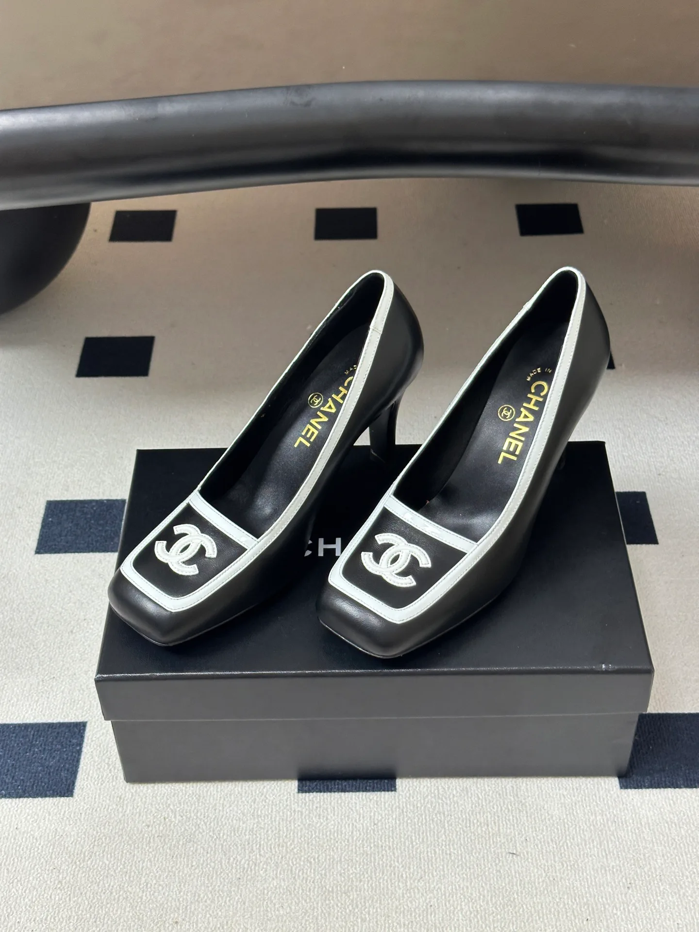 Туфли Женские Chanel 18049712