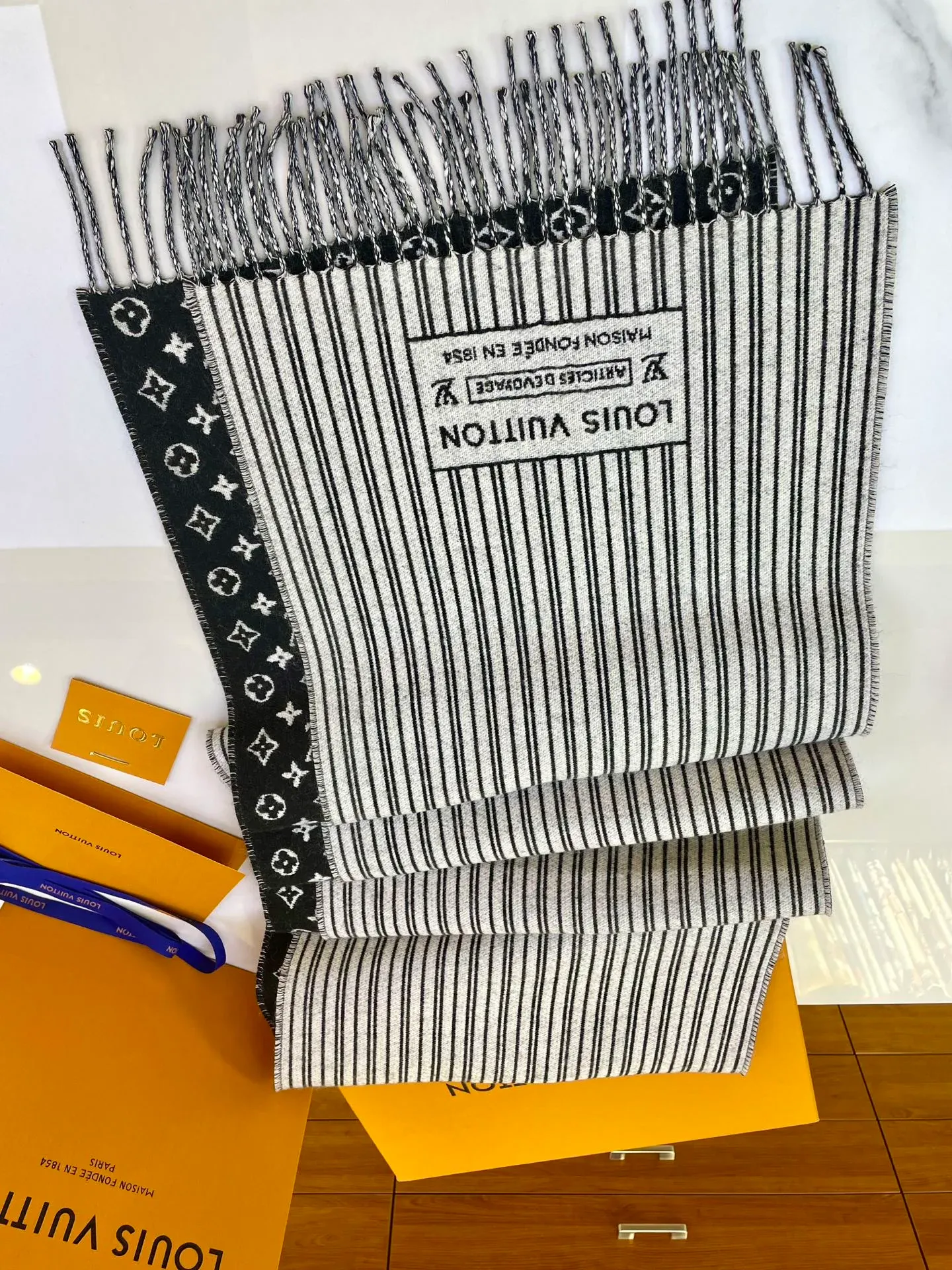 Шарфы Louis Vuitton 416740