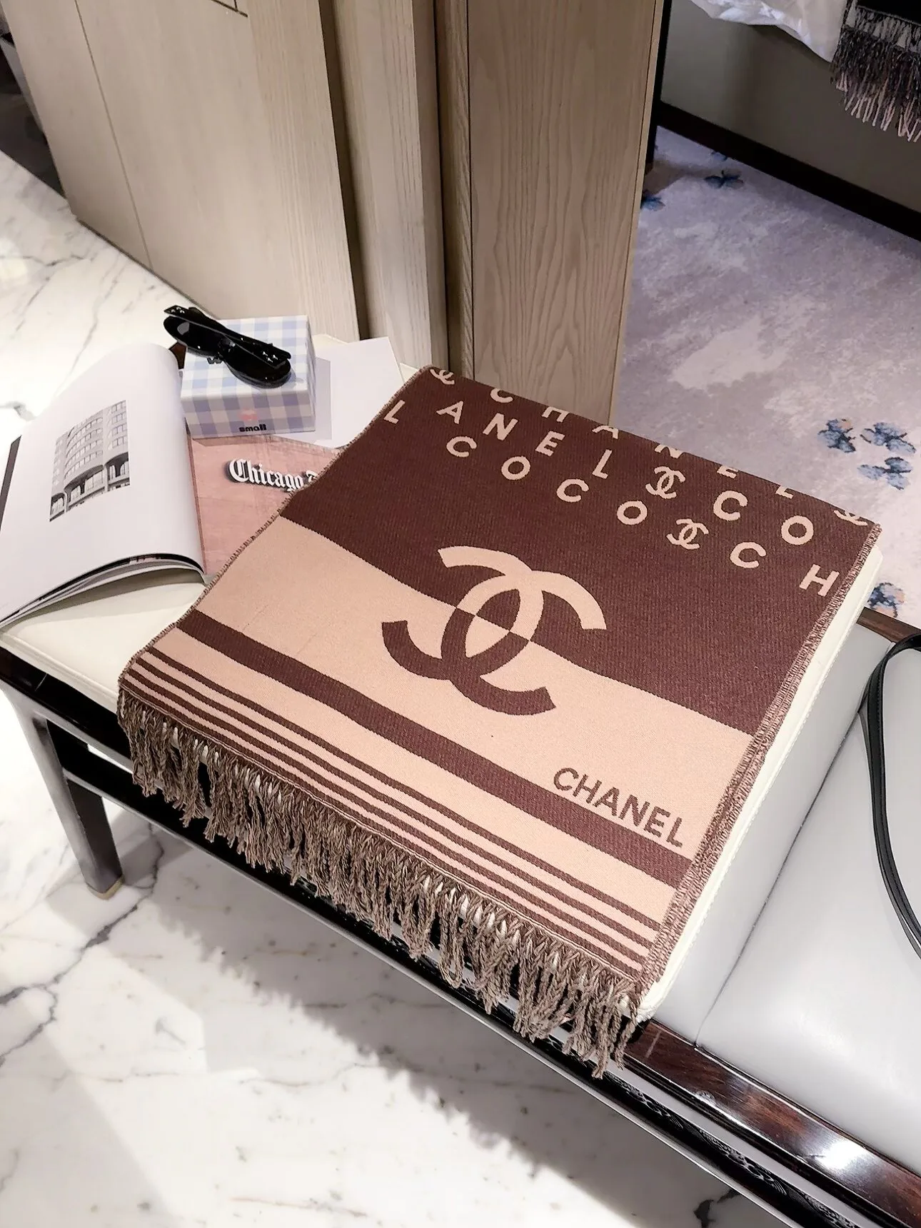 Шарфы Chanel 18377560