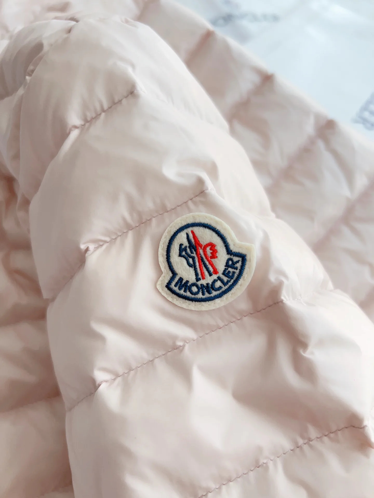 Куртки И Пуховики Женские Moncler 19417523