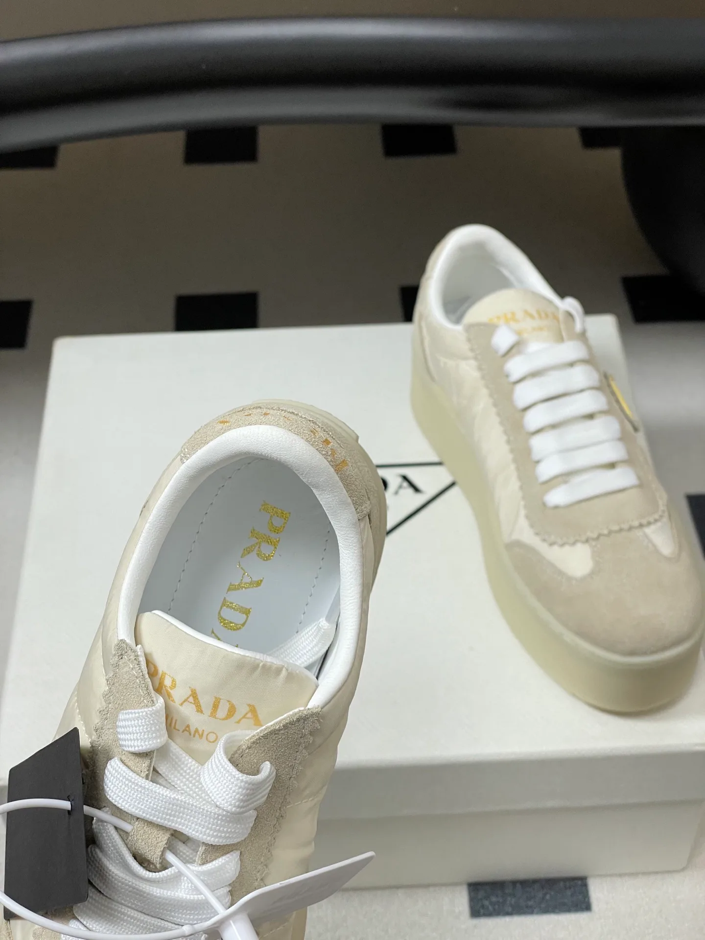 Кроссовки Женские Prada 12810938