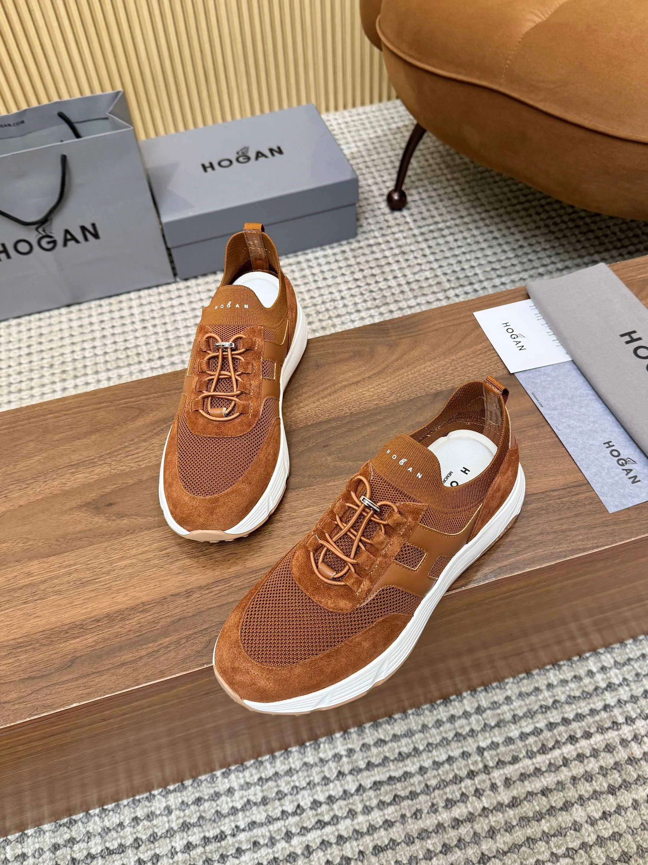 Кроссовки Женские Hogan 18877089