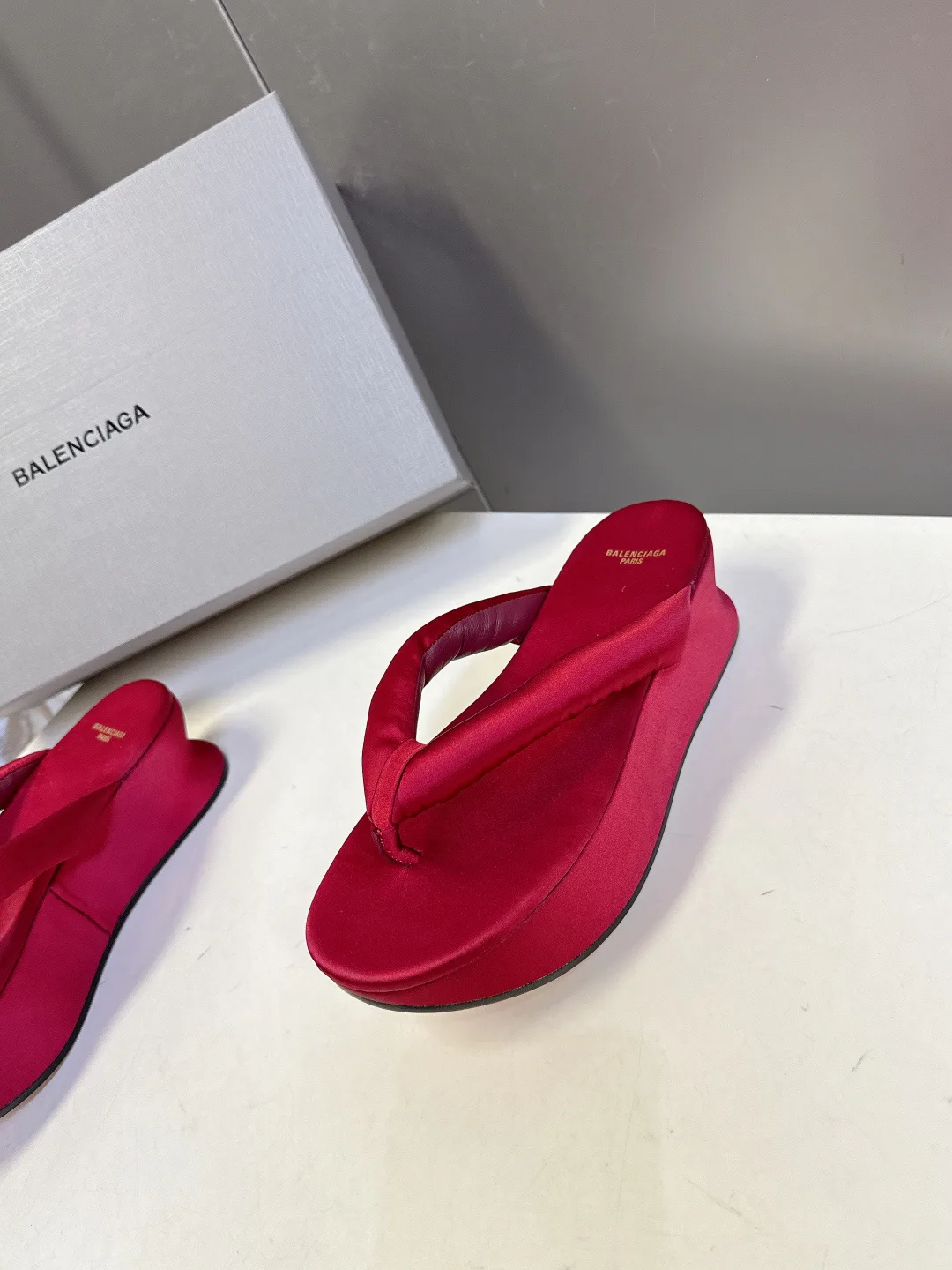 Шлепанцы Женские Balenciaga 14709516