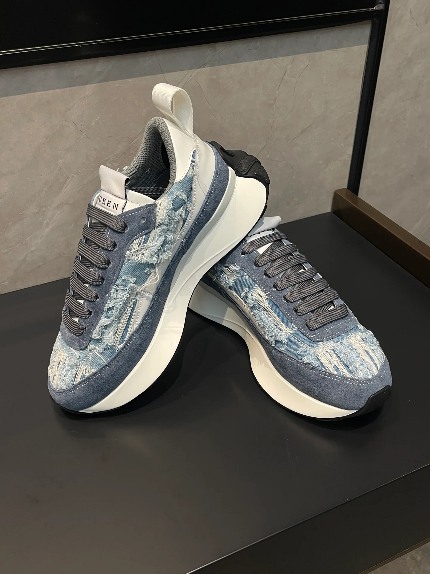Кроссовки Женские Alexander Mcqueen 18363931