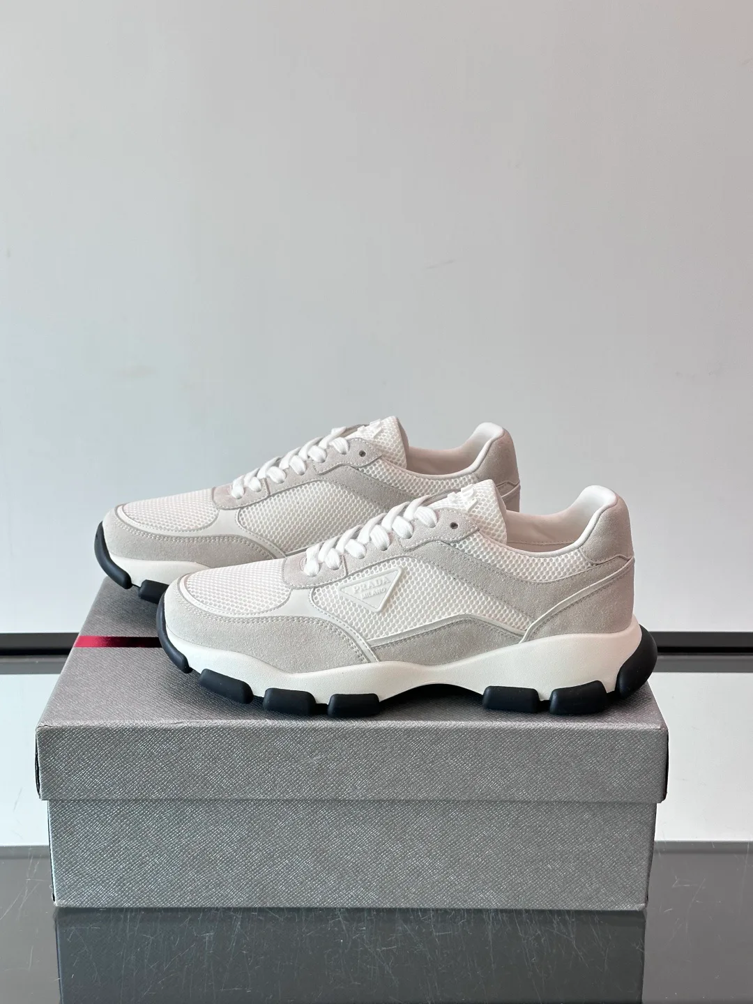 Кроссовки Женские Prada 18449472