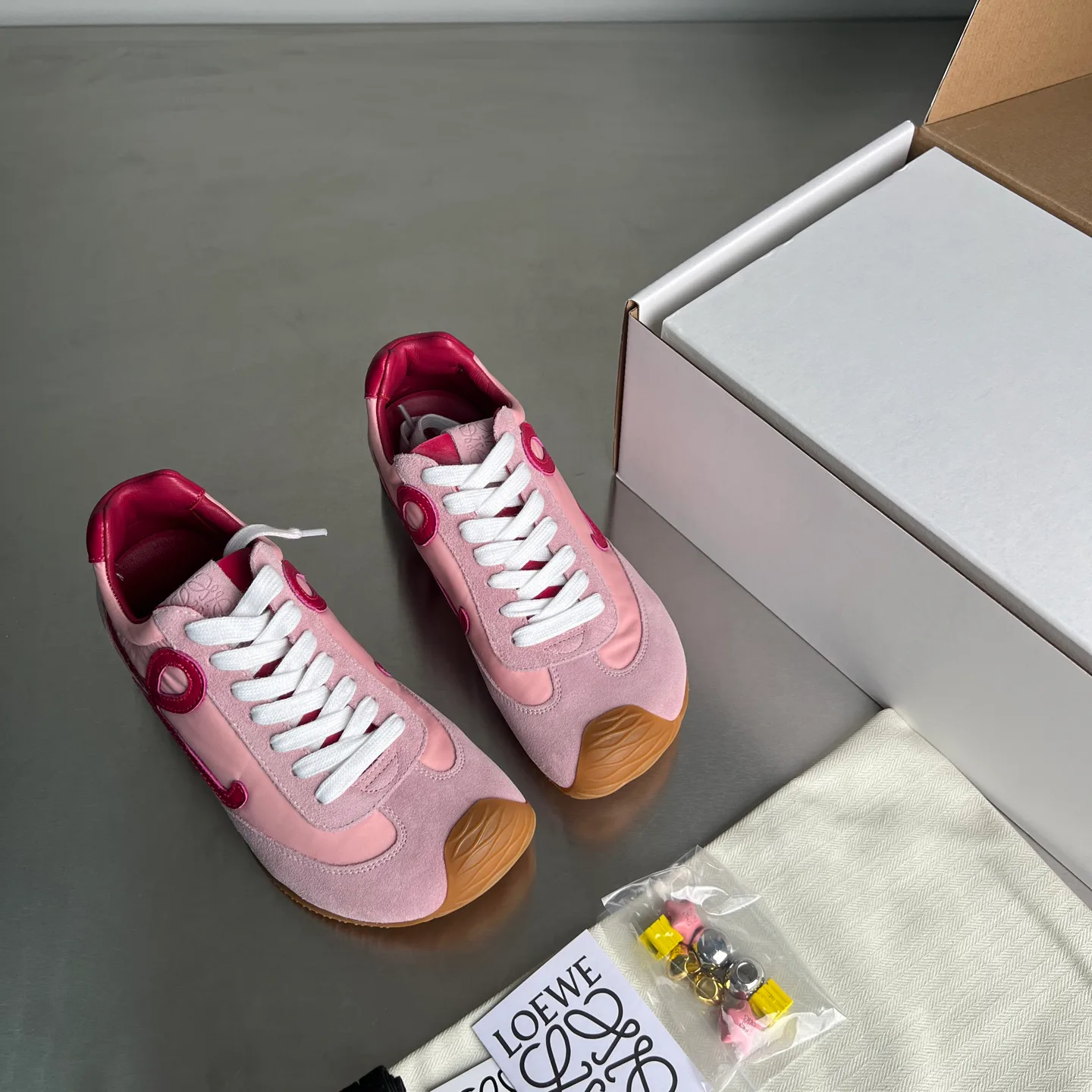Кроссовки Женские Loewe 15605