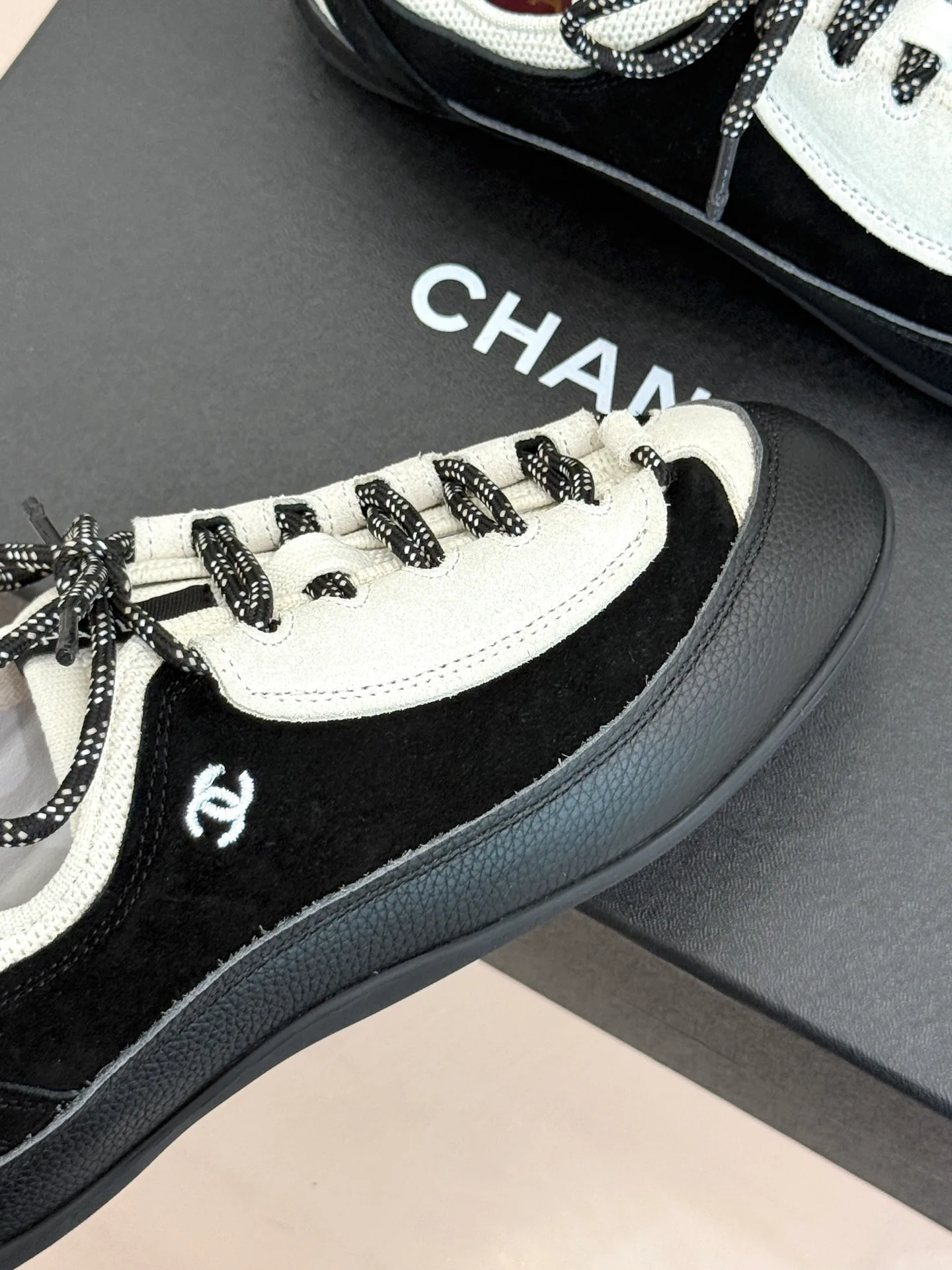 Кроссовки Женские Chanel 16891573