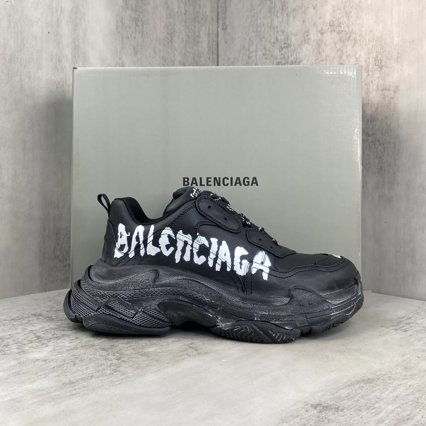 Кроссовки Женские Balenciaga 11216247