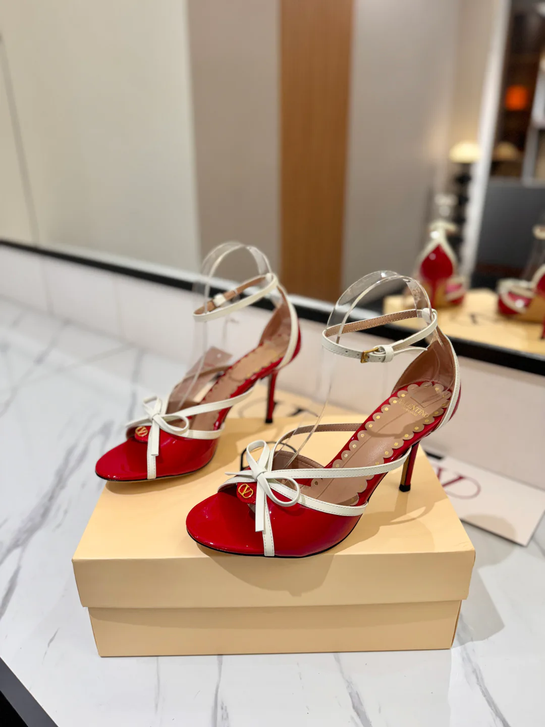 Босоножки Женские Valentino 10026773