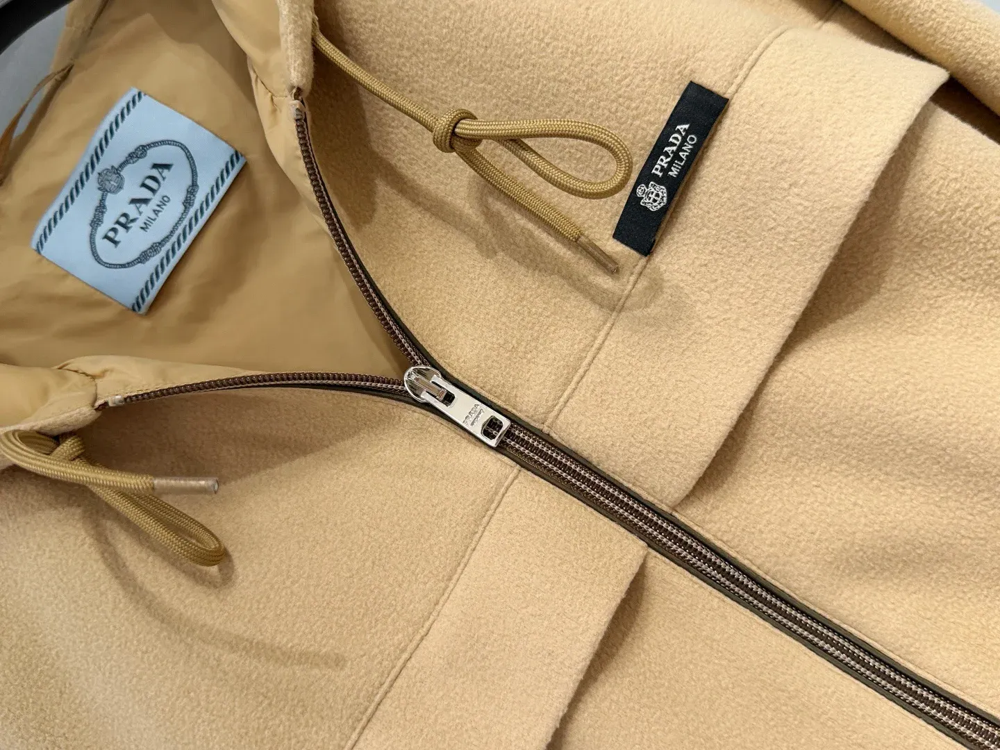Куртки И Пуховики Женские Prada 1523643