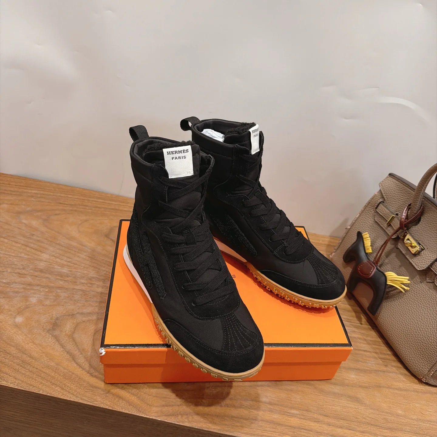 Кроссовки Женские Hermes 17935235