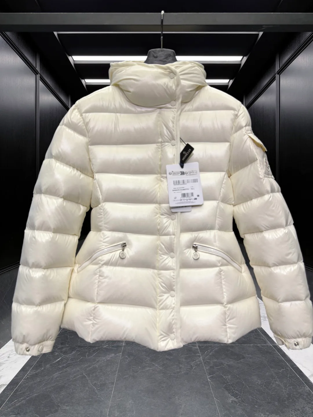 Куртки И Пуховики Женские Moncler 18741312