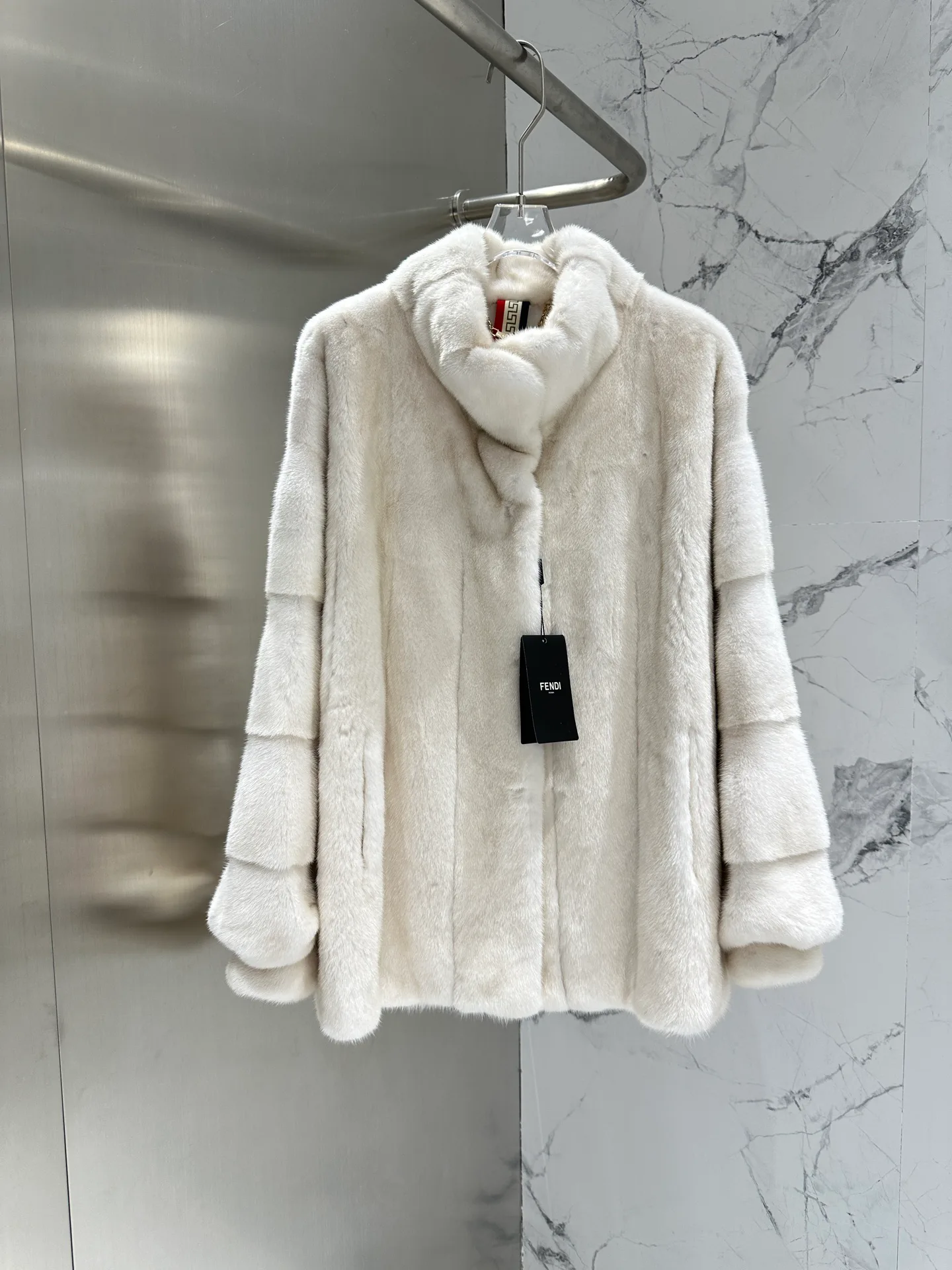 Шубы Женские Fendi 785703