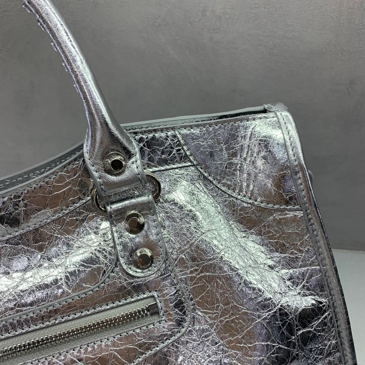 Классические Сумки Женские Balenciaga 18136160