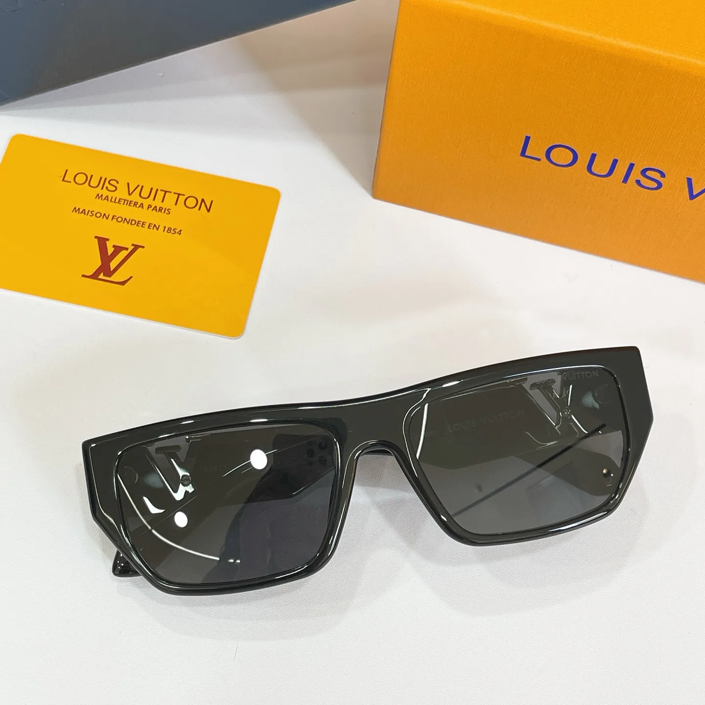 Очки Louis Vuitton 17495877