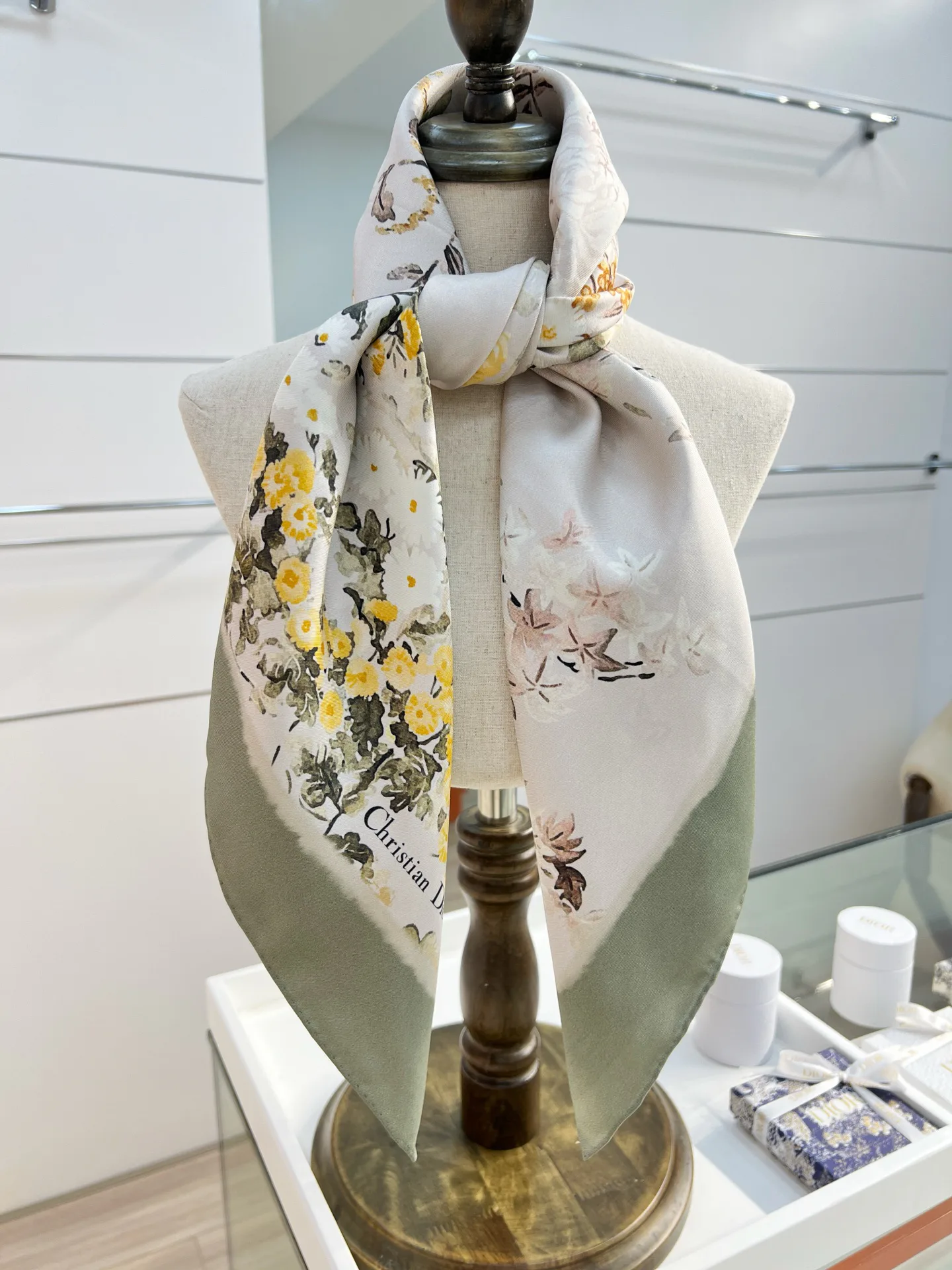 Платки Christian Dior 11664161