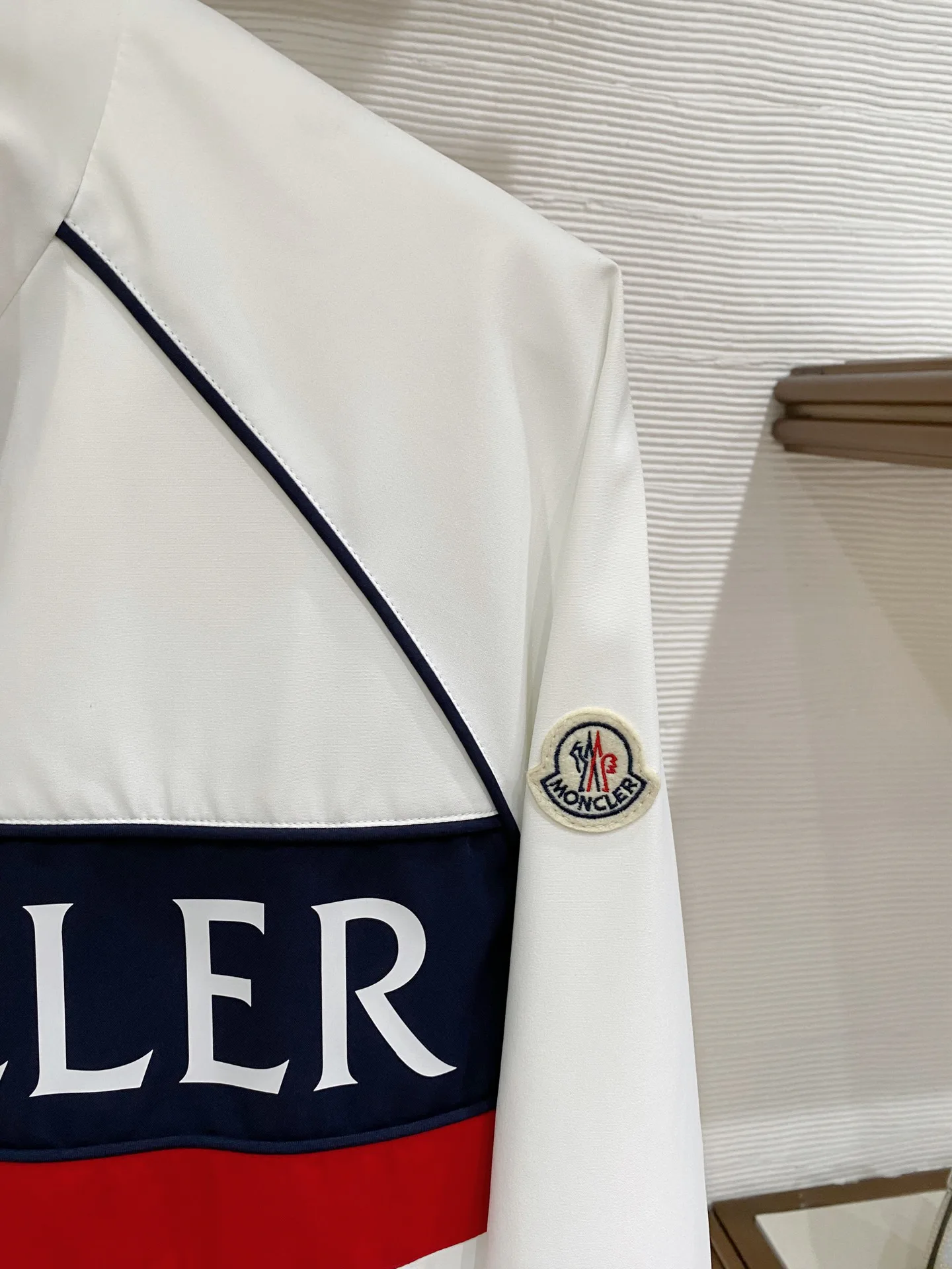 Куртки И Пуховики Мужские Moncler 4600950