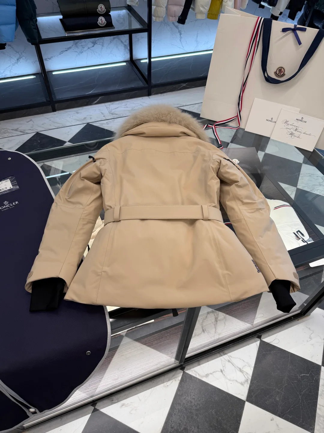 Куртки И Пуховики Женские Moncler 19336116