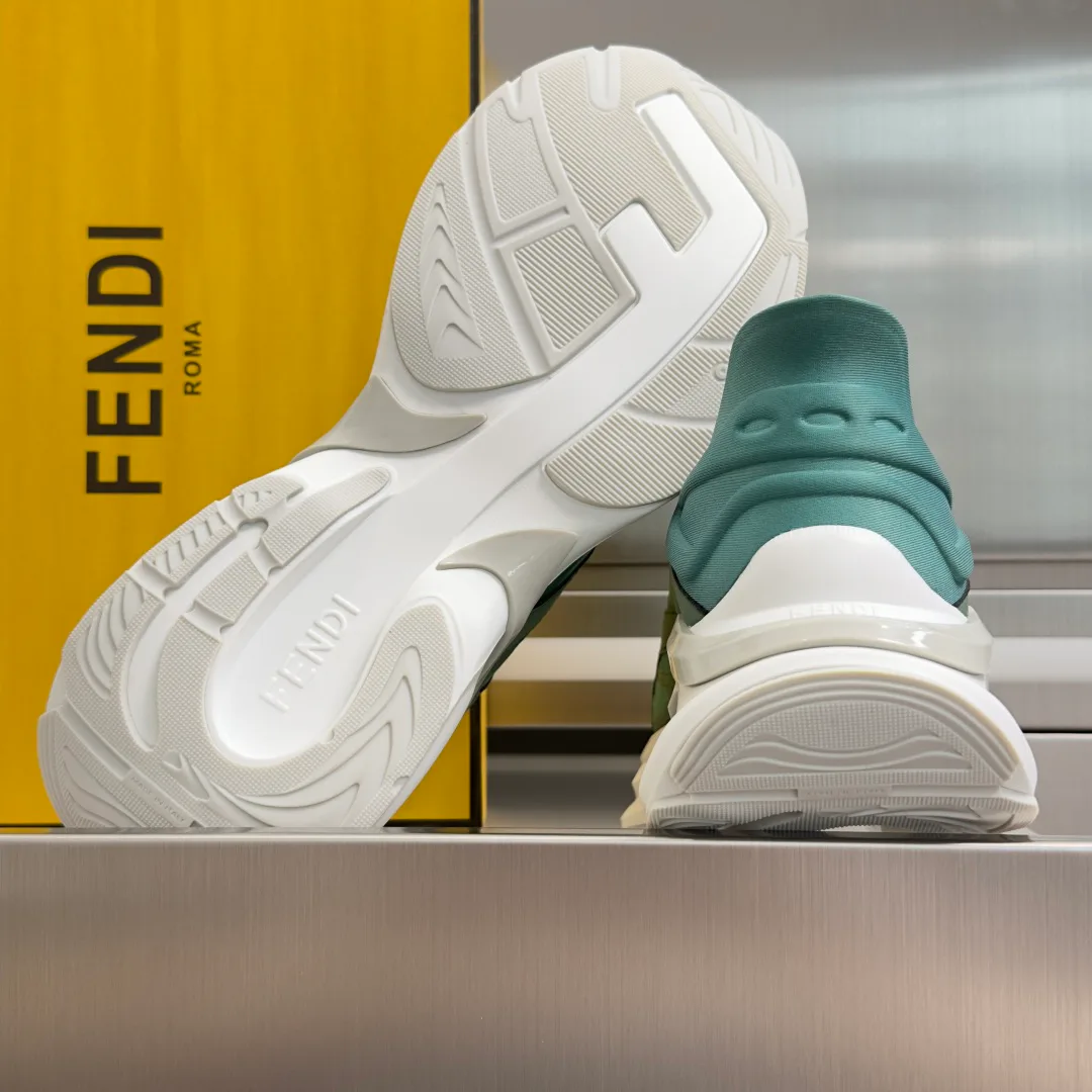 Кроссовки Женские Fendi 17950691