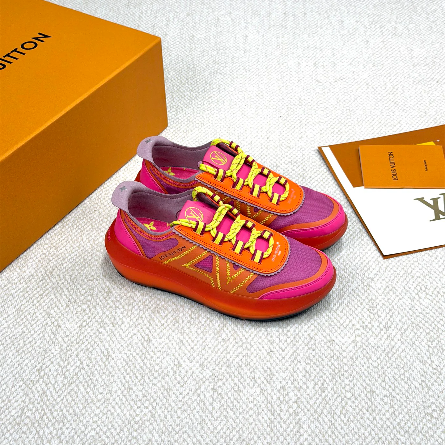 Кроссовки Женские Louis Vuitton 18265148