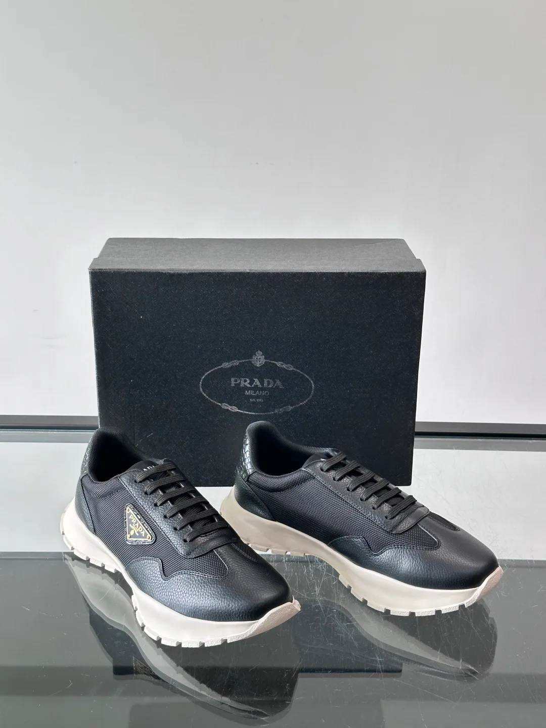 Кроссовки Мужские Prada 17982157