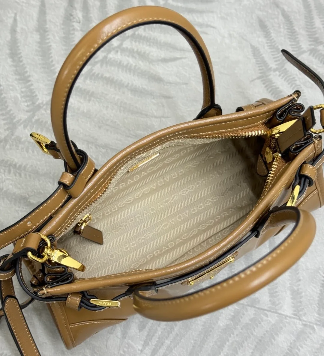 Сумки На Ремне Женские Prada 11682133