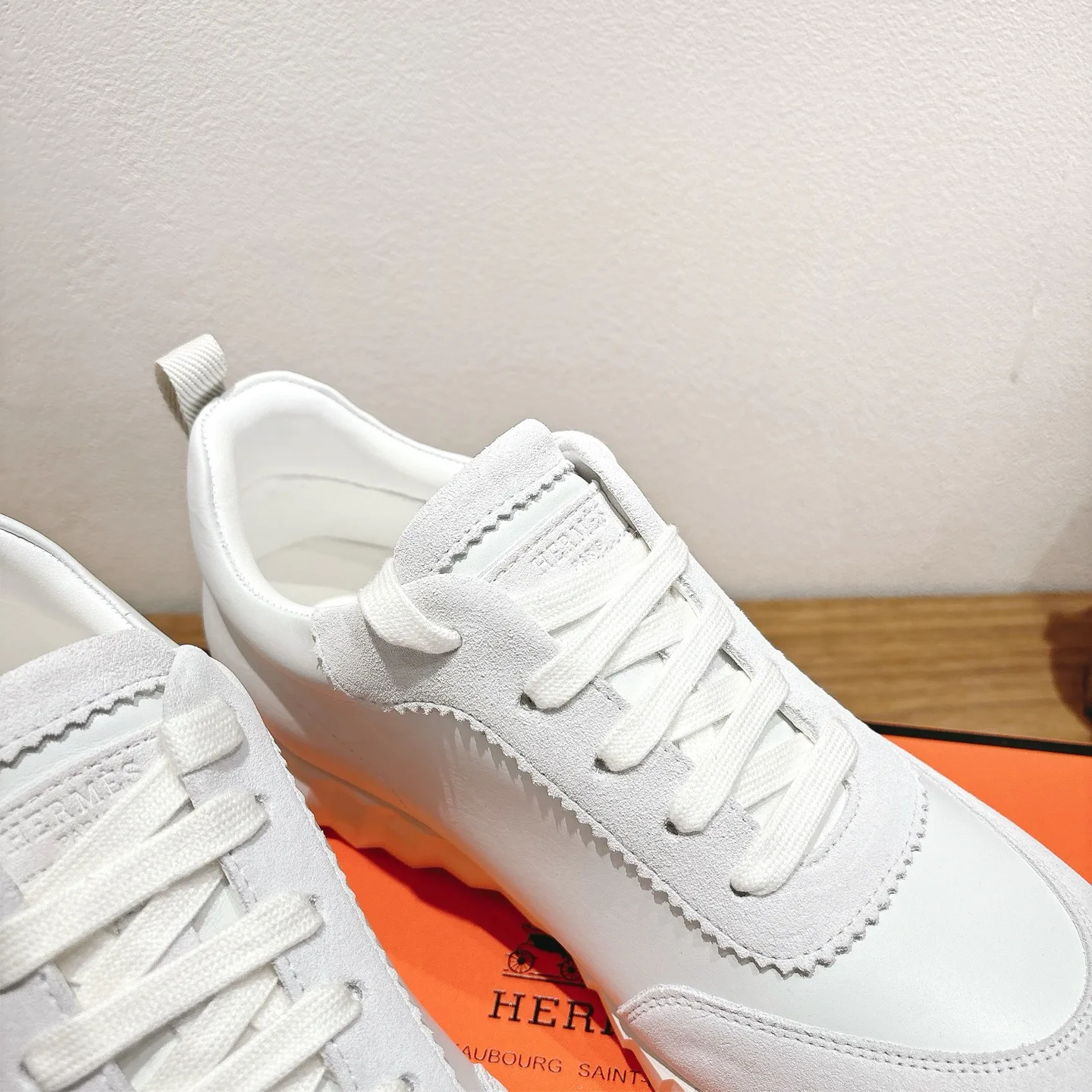 Кроссовки Женские Hermes 18729680