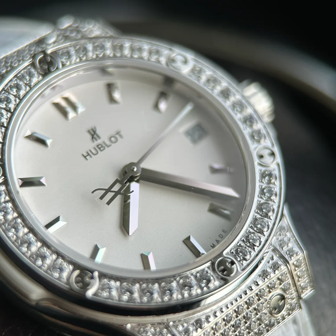 Часы Женские Hublot 17629716