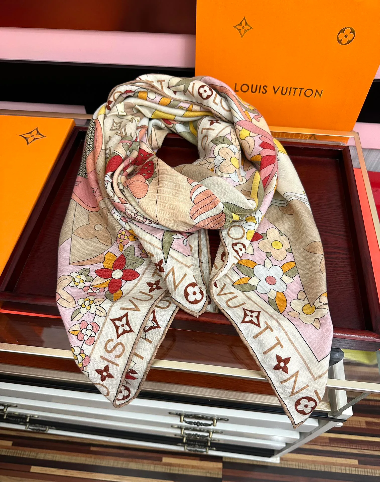 Платки Louis Vuitton 1490188