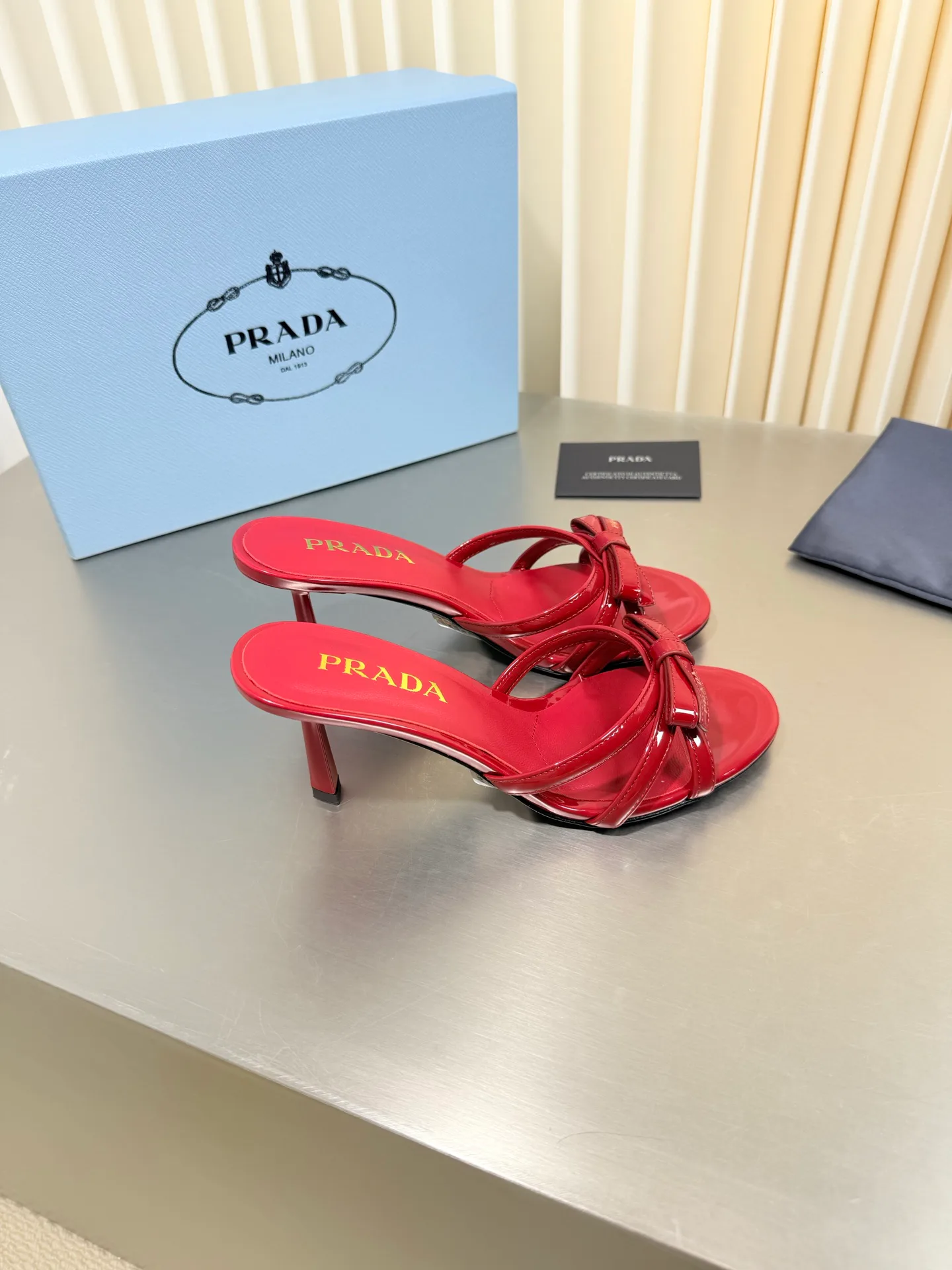 Босоножки Женские Prada 18083097