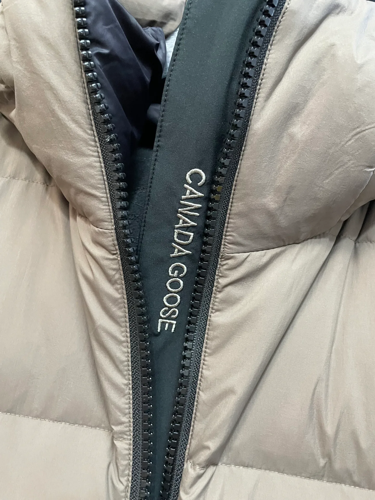 Куртки И Пуховики Женские Canada Goose 18741212