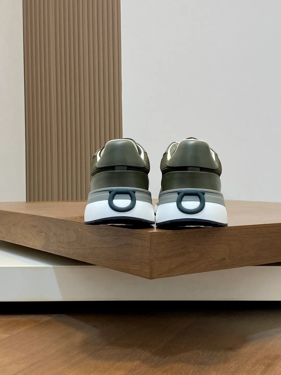 Кроссовки Мужские Salvatore Ferragamo 1498283