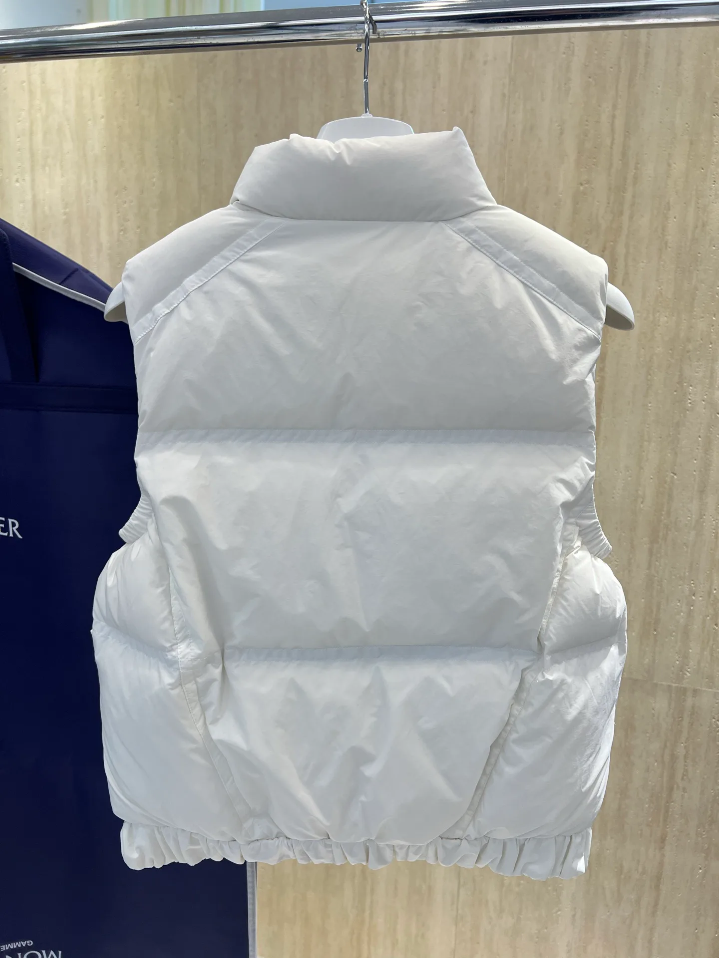Жилеты Женские Moncler 18346159
