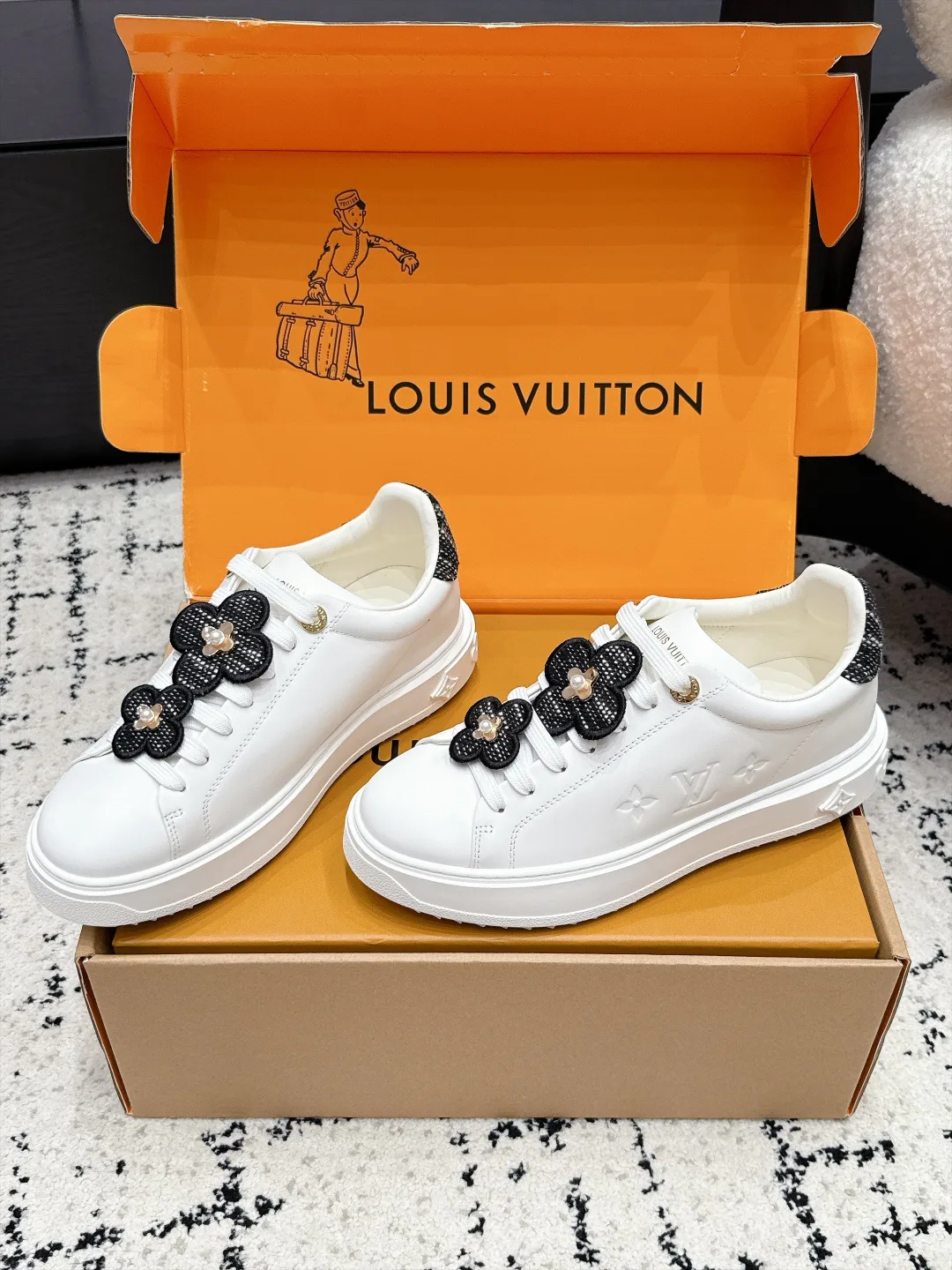 Кроссовки Женские Louis Vuitton 19587185