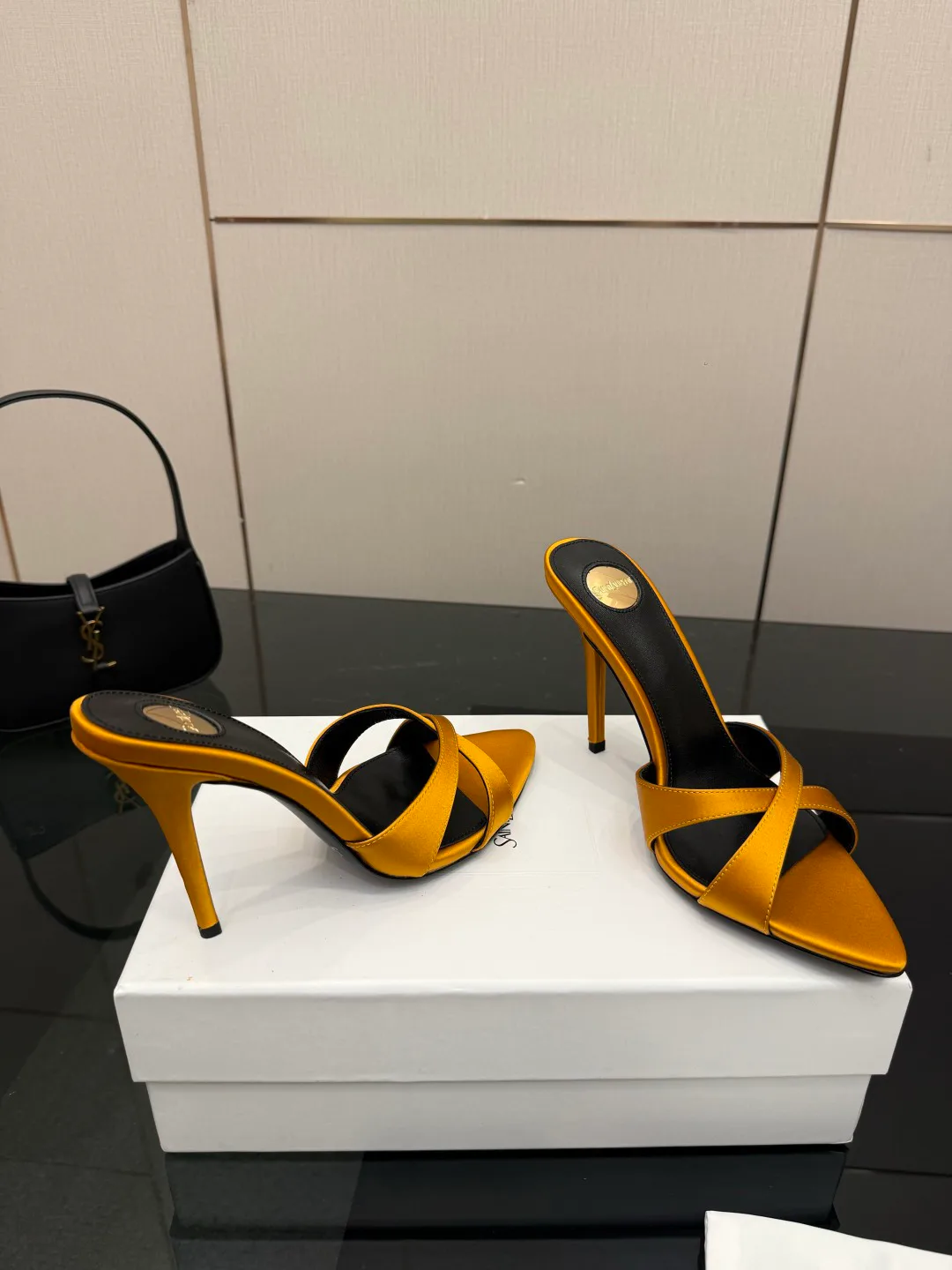 Босоножки Женские Saint Laurent 11424881