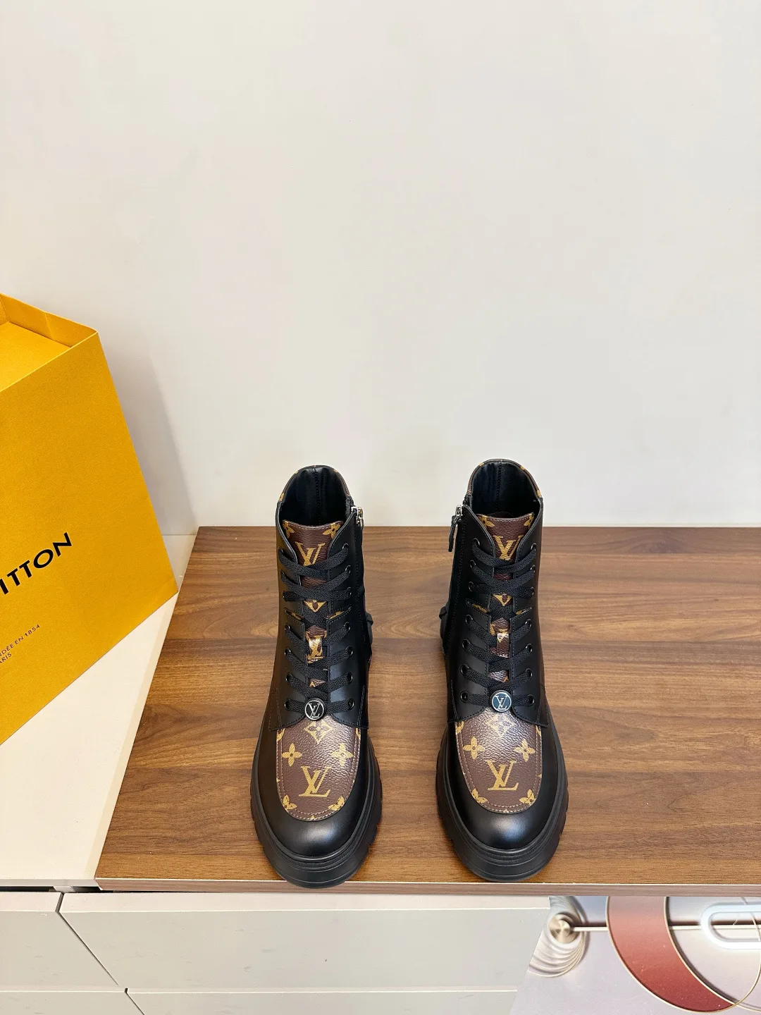 Ботинки Женские Louis Vuitton 19142495