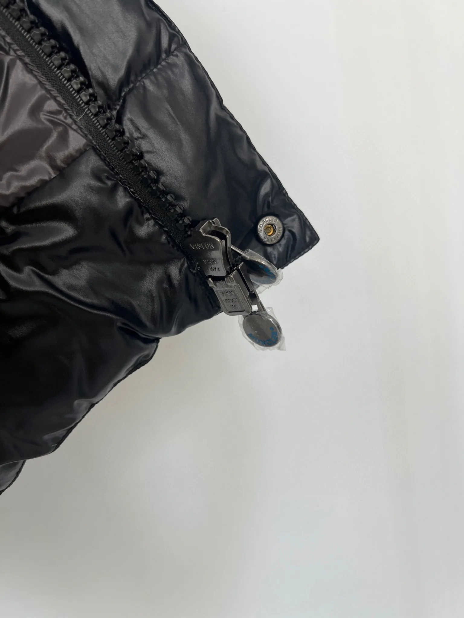 Жилеты Женские Moncler 18415670