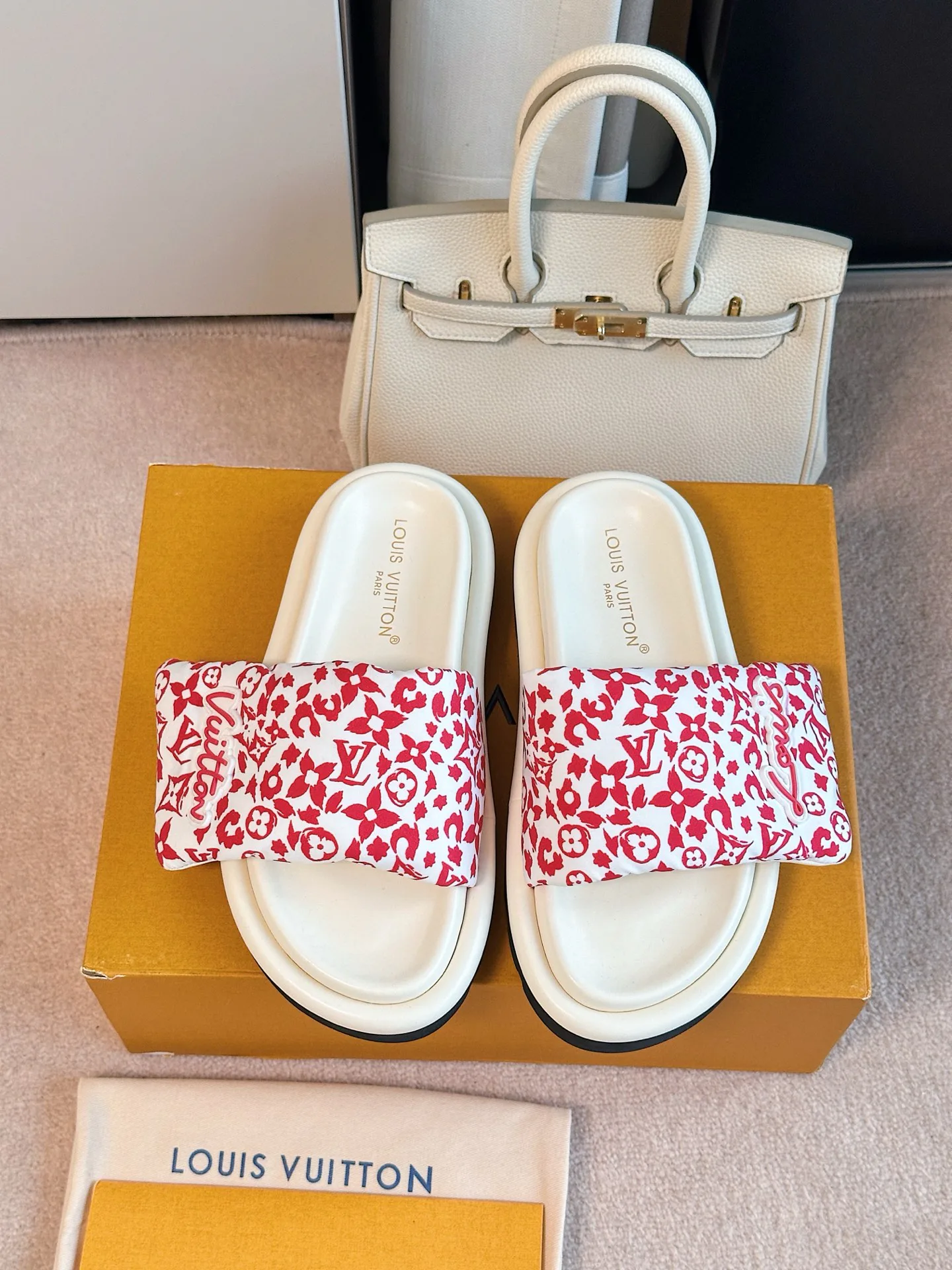 Шлепанцы Женские Louis Vuitton 14335150