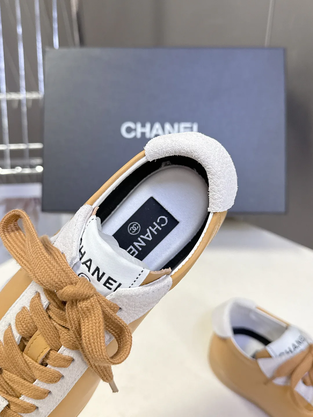 Кроссовки Женские Chanel 18703403