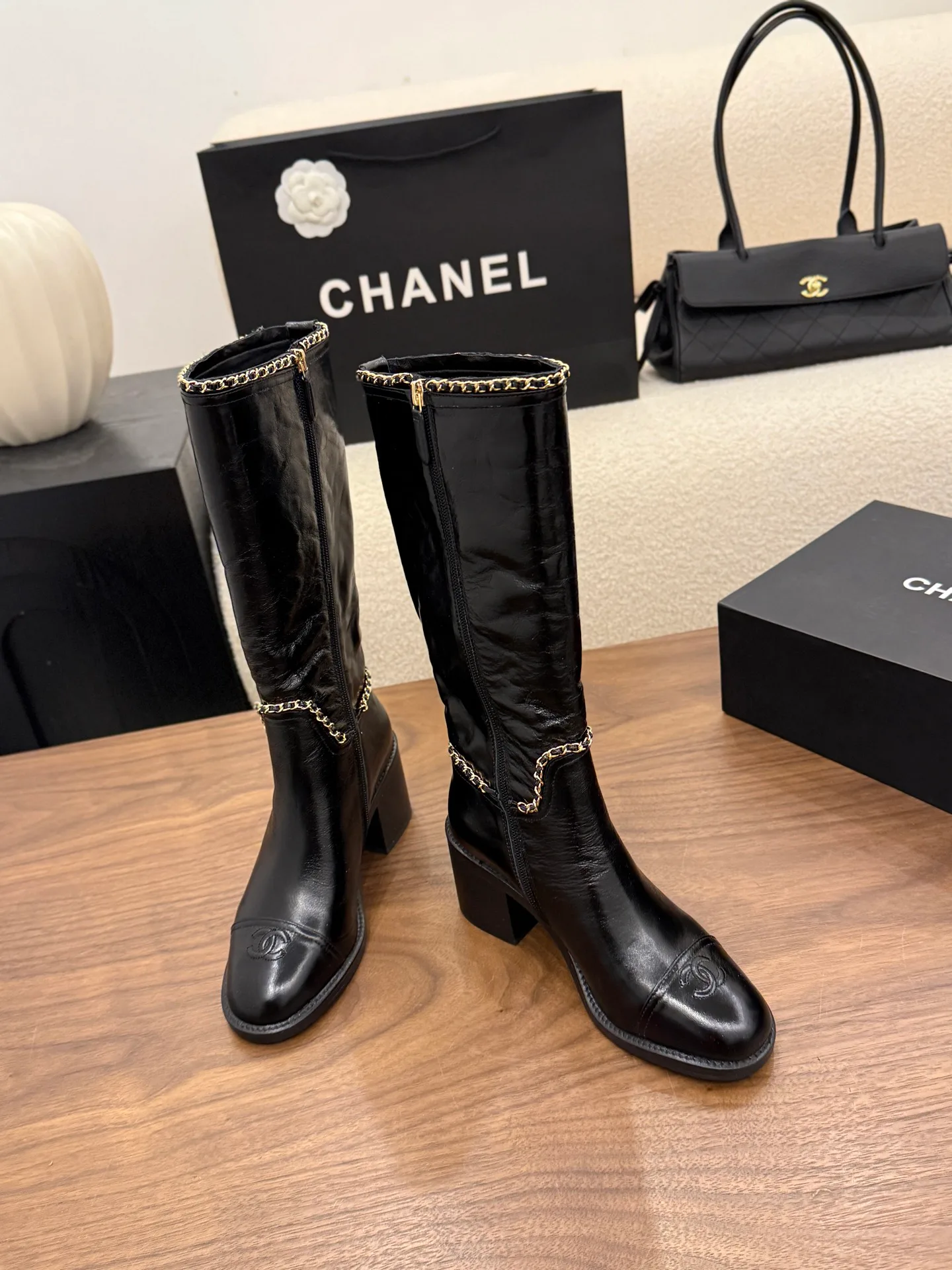 Сапоги Женские Chanel 18223578