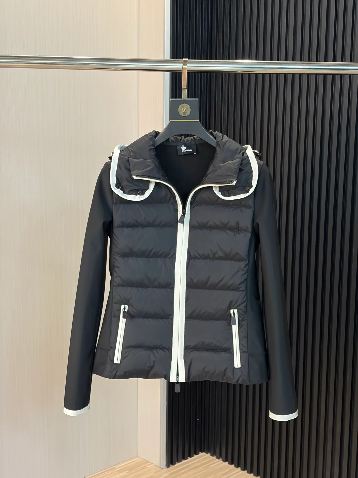 Куртки И Пуховики Женские Moncler 18773207