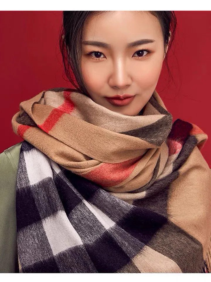 Шарфы Burberry 18675479