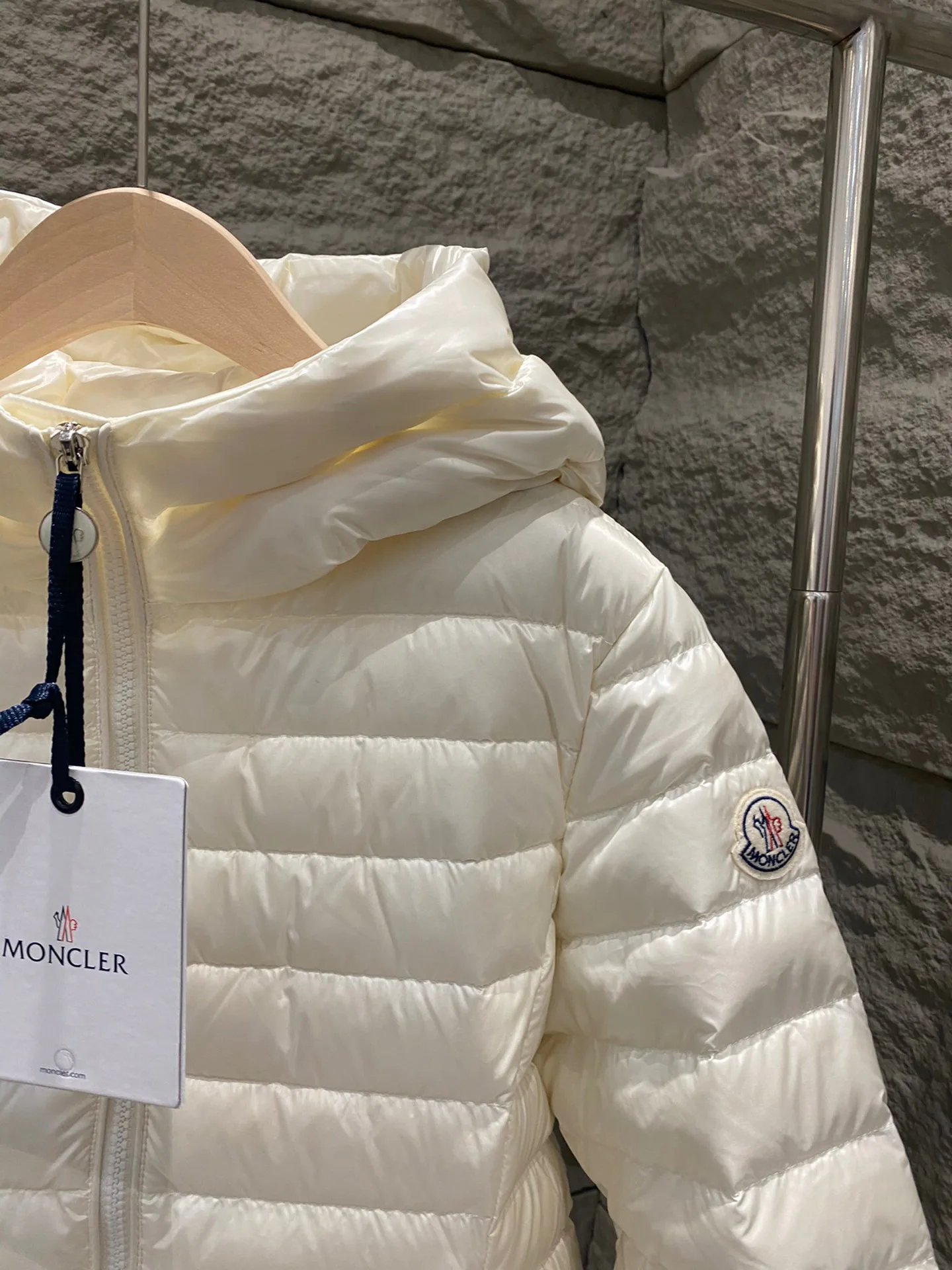 Куртки И Пуховики Женские Moncler 17964338