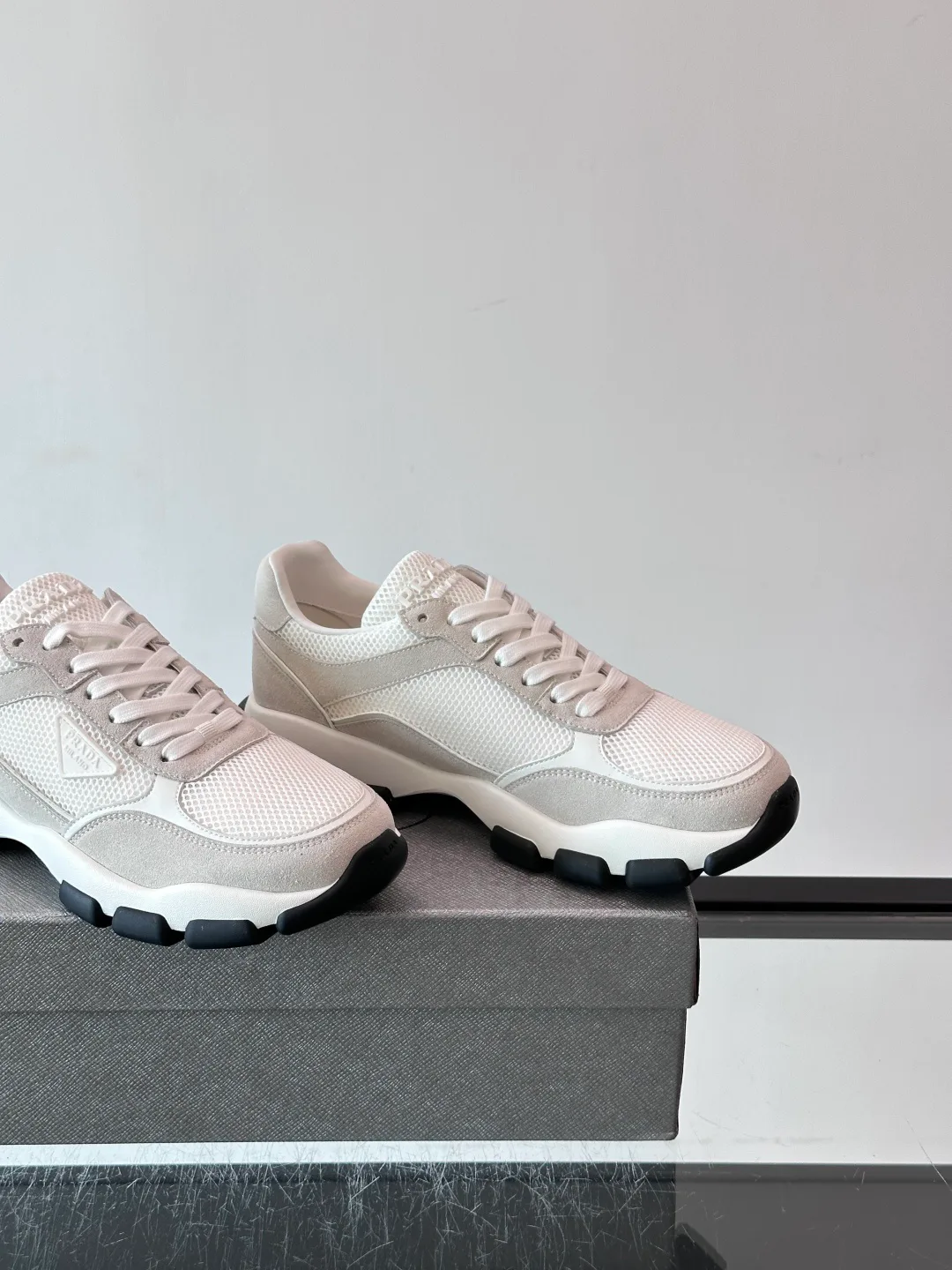 Кроссовки Женские Prada 18449472