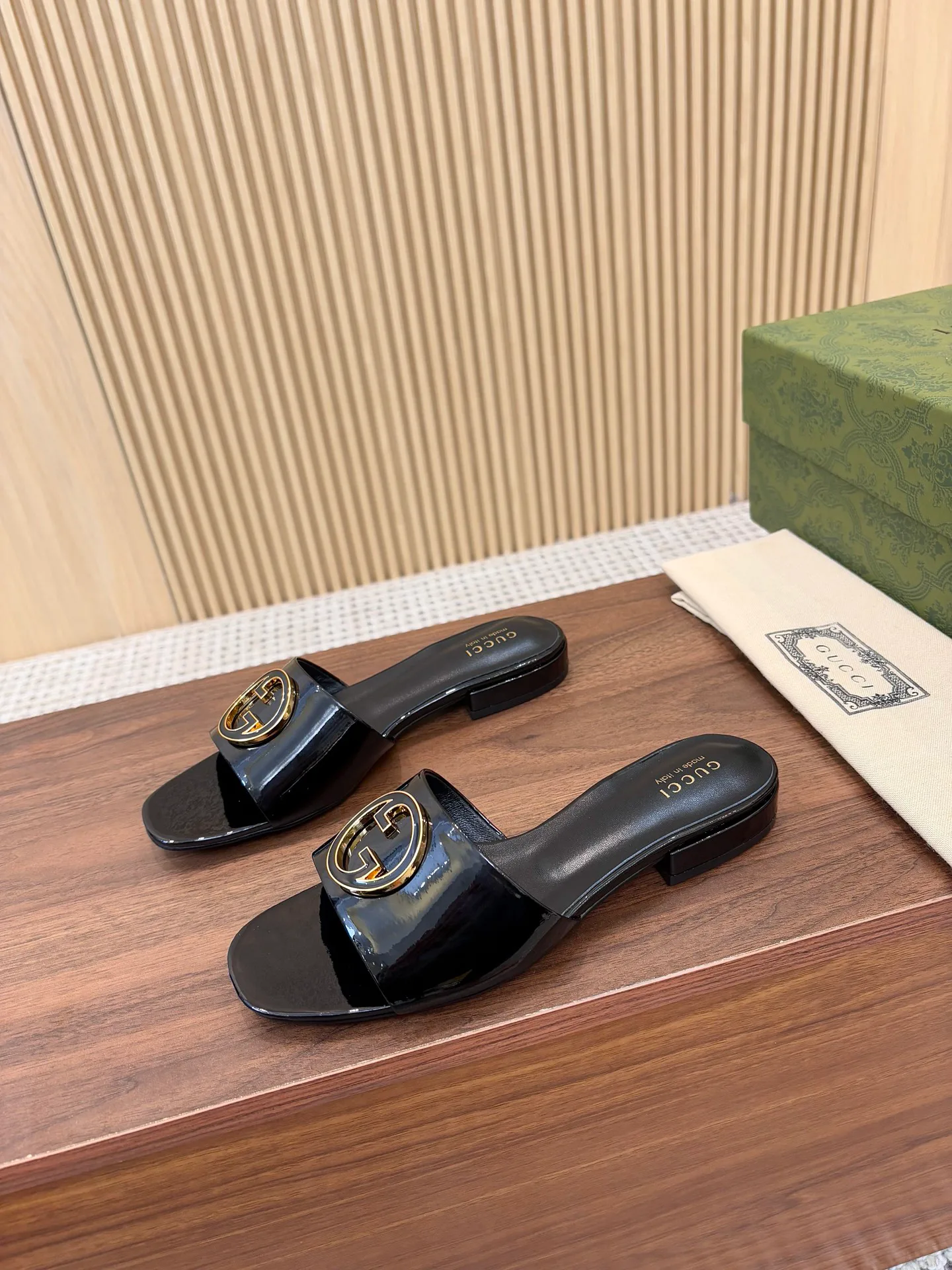 Шлепанцы Женские Gucci 14156