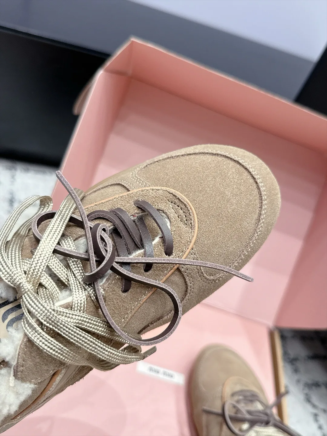 Кроссовки Женские Miu Miu 18505432