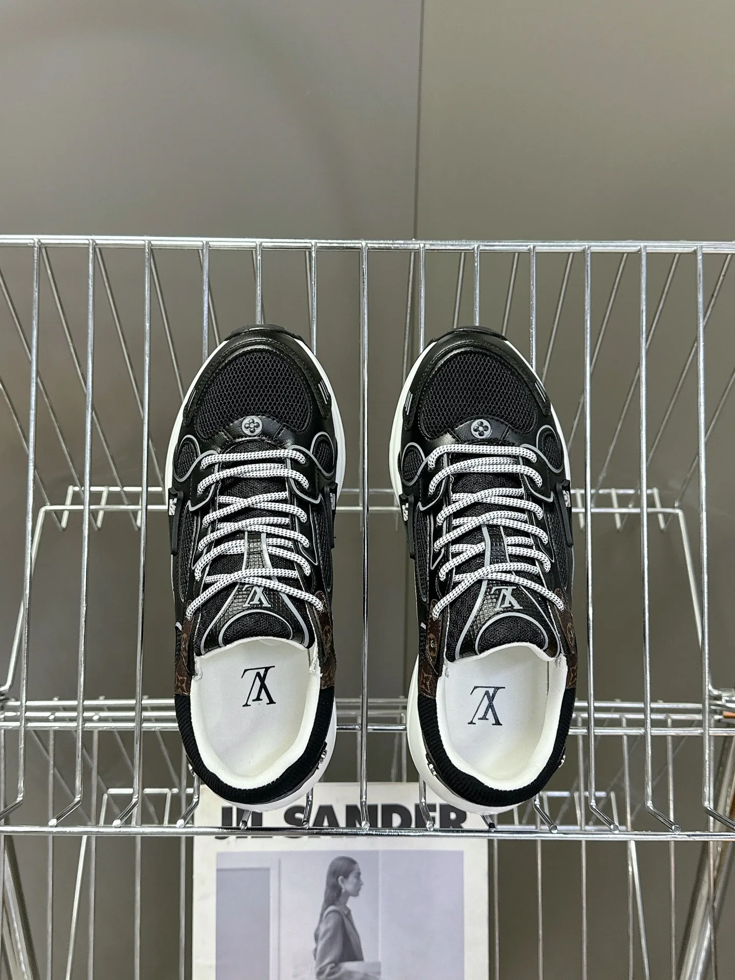 Кроссовки Женские Loewe 30077